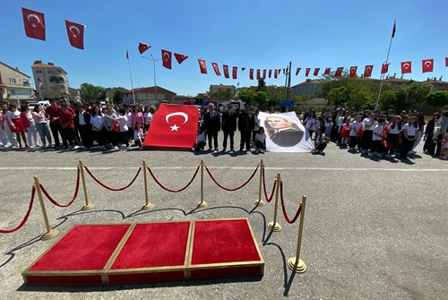19 Mayıs Atatürk’ü Anma, Gençlik ve Spor Bayramının 106. Yıl Dönümü İlçemizde Coşkuyla Kutlandı.